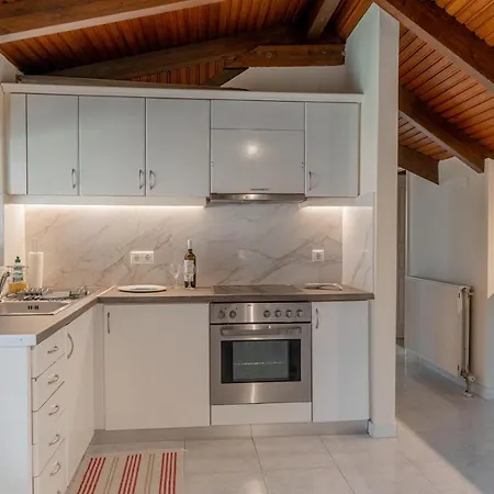 Filippos Loft Apartman *